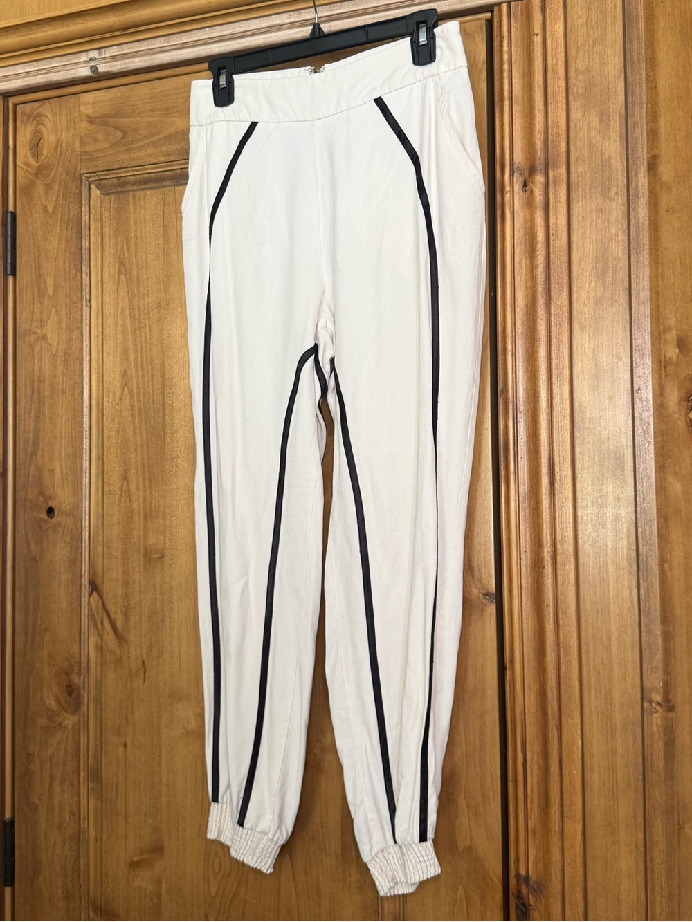 bebe White Contrast Trim Jogger Pants Size 8 Zip Back